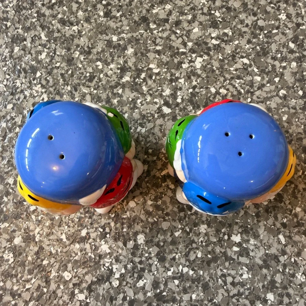 M&M's Mars Ceramic Salt and Pepper Shaker Set Blue Red Yellow Green Characters
